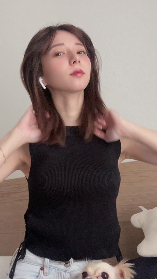 小雨先生が膝上で寝てる🫠