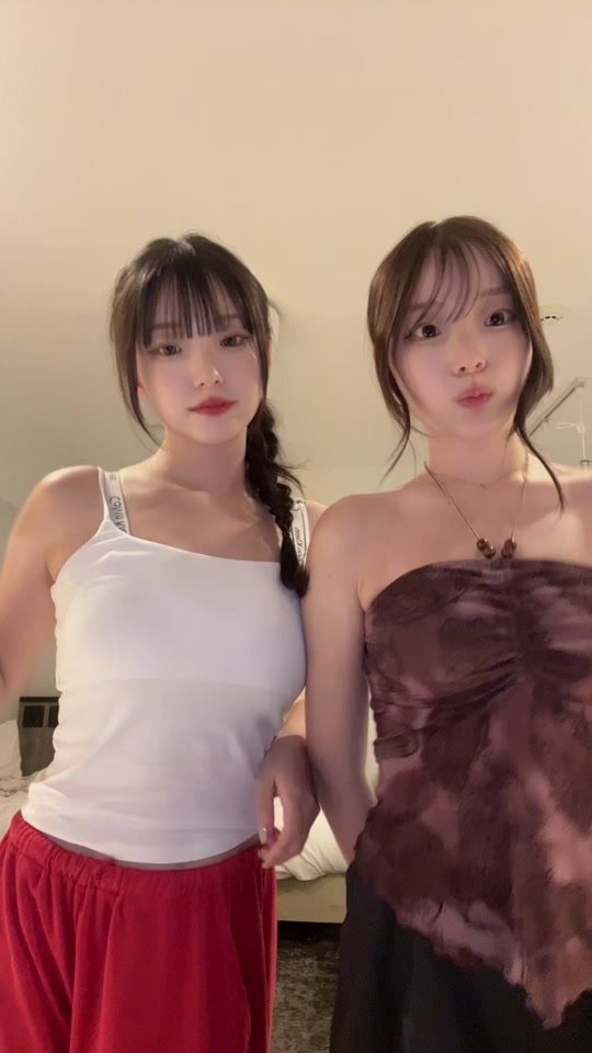 苦笑いと真顔😅@ゆうな♊️👯유나 @じゅんなJUNNA♊️👯
