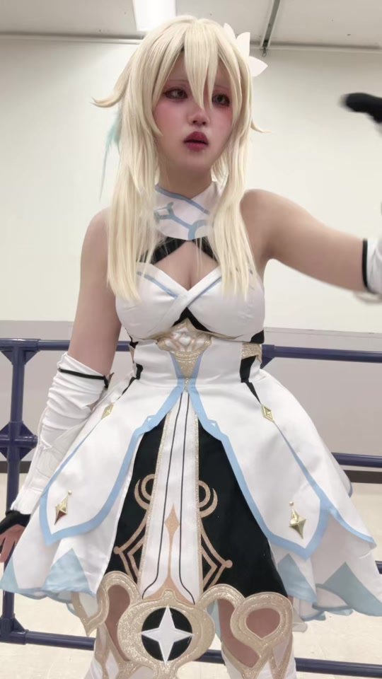風でウィッグもメイクもボロボロ( ; ; ) #genshinimpact #lumine #luminegenshinimpact #原神 #蛍コスプレ #cosplay #原神コスプレ