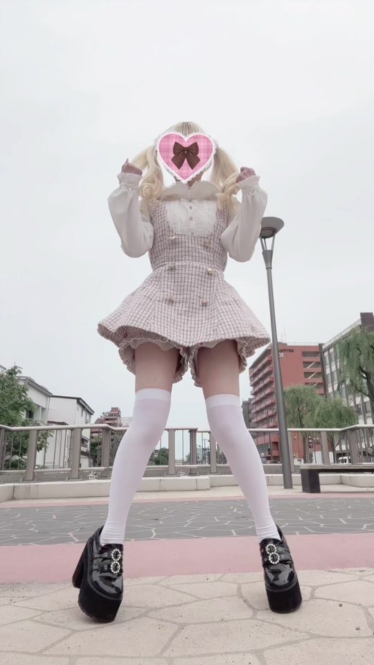 LIZLISAのお洋服かわいいけどリボン取れやすいからなくしちゃった...🥺かわいいお洋服は戦闘服ぐらいガチガチにリボン固定してほしい #量産型 #地雷系 #LIZLISA #女の子になりたい #踊ったみた