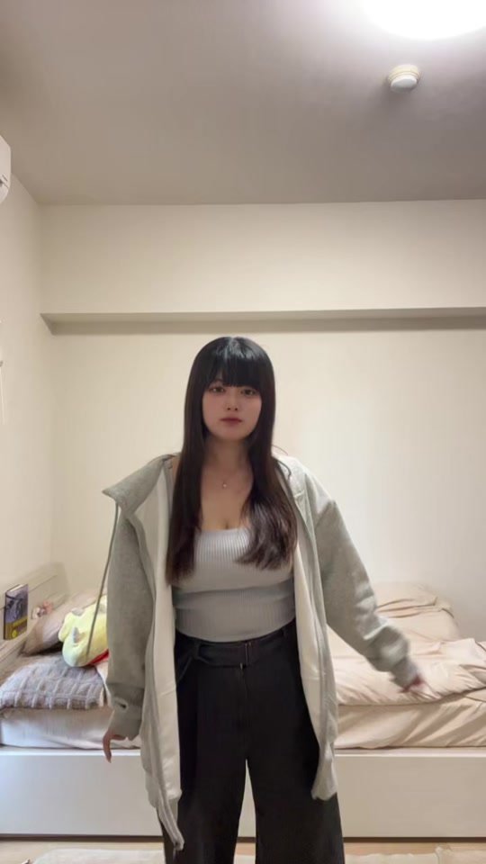 この前病み散らかしてた時に、推しに「病むのは親死んだ時と財布無くした時とうんこ踏んだ時だけにしろ」って慰められたけど、久しぶりに終電寝過ごした上にイヤホン片方落として雨に降られてたから病んでたって言うたら「愚か者め」って言われて余計凹んだ人に回します。誰ですかそんな愚か者は。