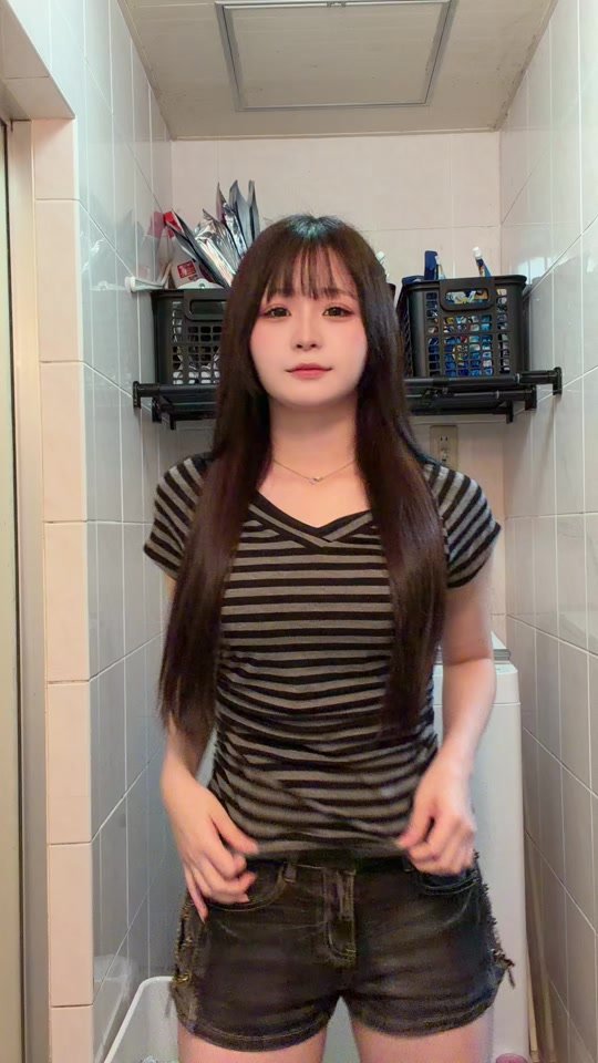 これが踊りたくて仕方なかった。中毒性のある曲と振り