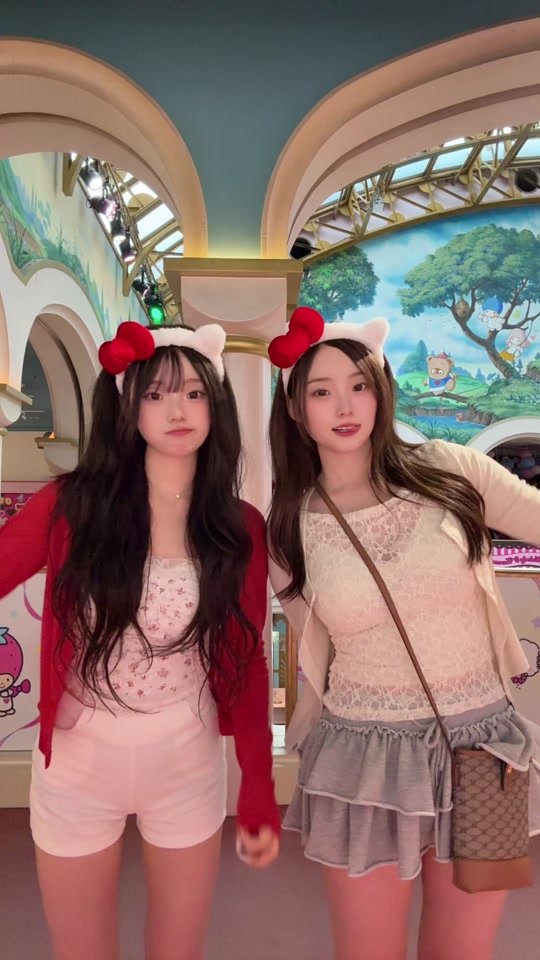 双子でデート#じゅんゆな #ピューロランド #双子 #twins@ゆうな♊️👯유나 @じゅんなJUNNA新垢♊️👯‍♂️