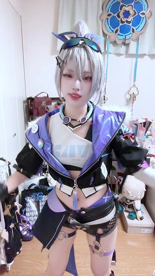 １０００人ありがと~う‼️曲リクとか受付はじめよかな♪キャラは好きな子だけだからリクあんま答えらんないかも🥲#コスプレ #cosplay #silverwolf #コスプレで踊ってみた #honkaistarrail