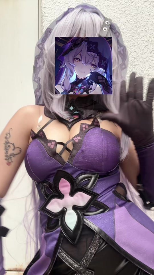 テーピングで首の皮膚がーー。 しばらくアコ行けるかわかんない。😭 #honkaistarrail #Cosplay #blackswan #fyp