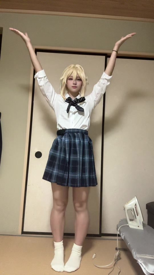 家にセーラーがなくてブレザーになってしまった😅 #コミコミダンス