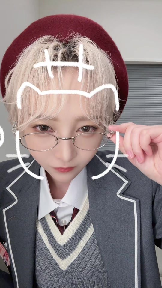 メガネ似合う？？？