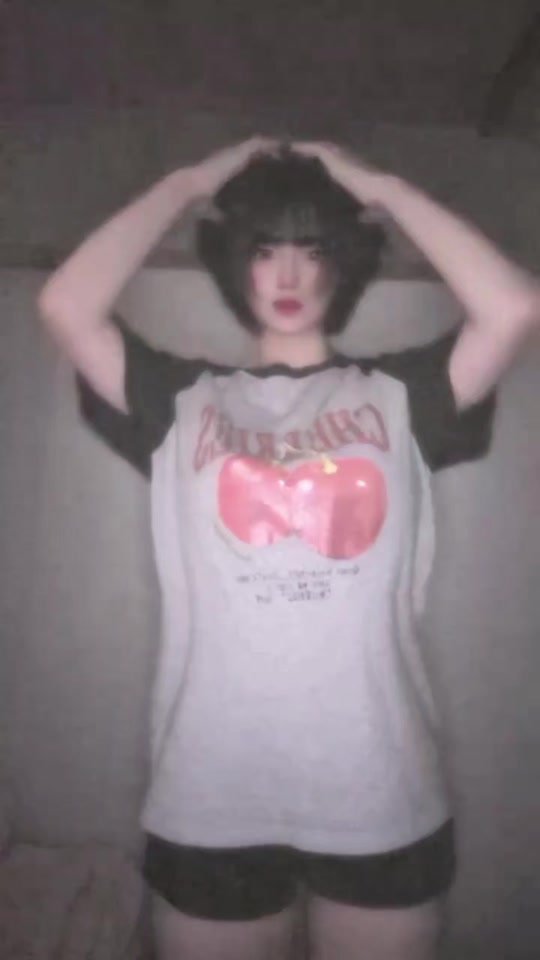 画質が悪いのと足が太いのは許せ。 #16歳 #音楽 #fyp