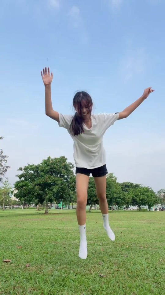 怎麼有人在波比跳